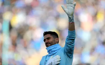 
دروازه‌بان استقلال محروم شد 