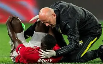 مدافع منچستریونایتد ۶ هفته به دور از میادین