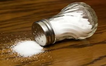 مصرف چه مقدار نمک در روز خطرناک است؟