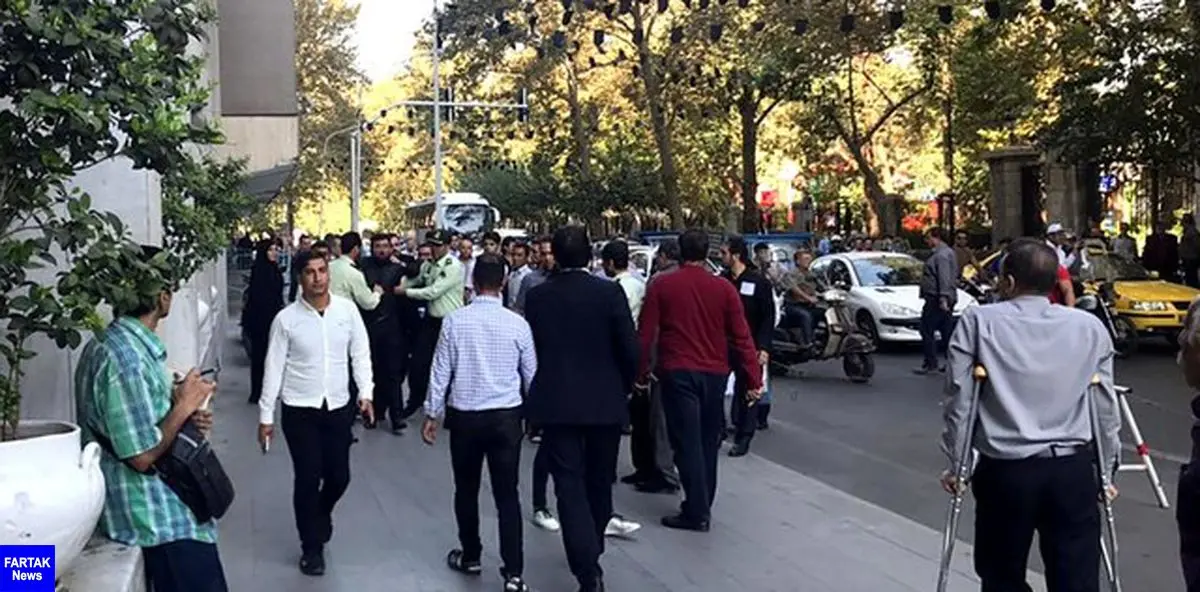 پلیس مانع خودسوزی یک جوان مقابل ساختمان شورای شهر تهران شد