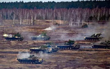 حضور بمب‌افکن‌ها و جنگنده‌های روسیه در آسمان اوکراین/ مردم دست به دعا شدند! + ویدئو