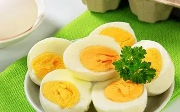 آیا مصرف تخم مرغ در سالمندان باعث سفت شدن کبد می شود؟