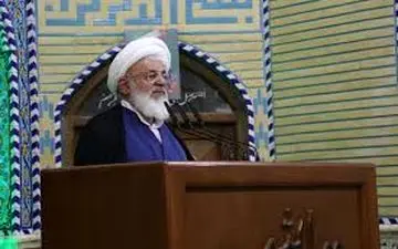 امام‌جمعه یزد: دلبستگی به انتخابات آمریکا ساده‌لوحانه است
