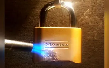 قدرت حیرت انگیز آتش در ذوب کردن