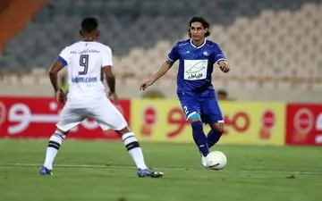 نمره قبولی برای مدافع استقلال در پست جدید