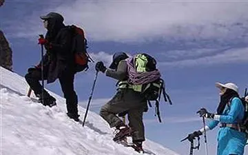 لحظه پیدا شدن کوهنوردان گرفتار در بهمن + فیلم