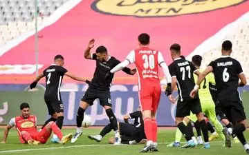 شکایت دسته‌جمعی داوران از یک داور!